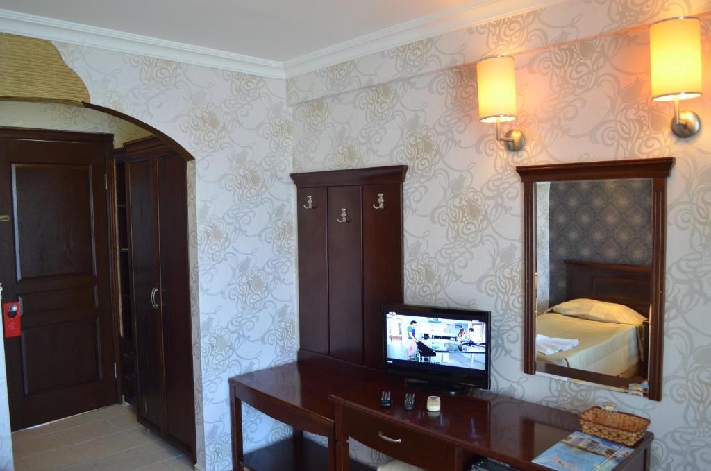 Club Rose Bay Hotel Foça Extérieur photo
